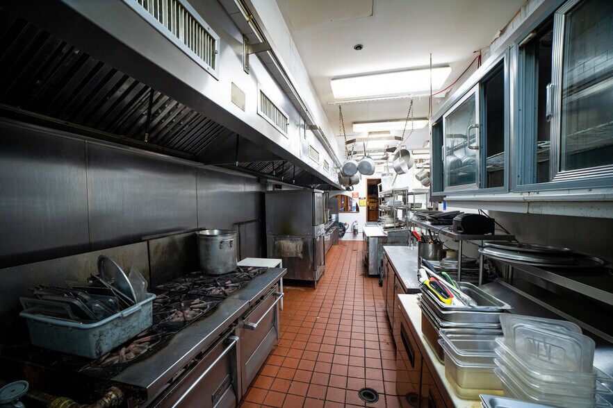 More Photos Of 1655 Sheepshead Bay Rd, Brooklyn Restaurant For Sale