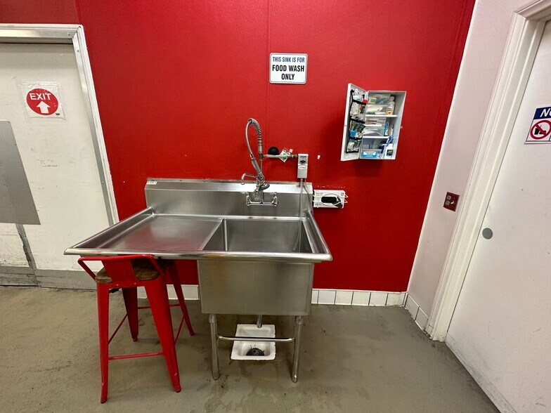 More Photos Of 1701 1st St, San Fernando Food Processing For Lease