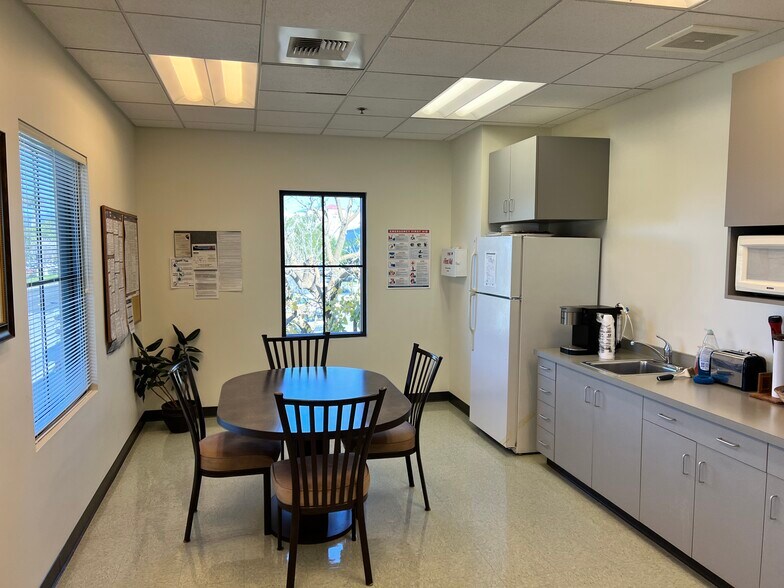 More Photos Of 2400 E Gonzales Rd, Oxnard General Retail For Lease