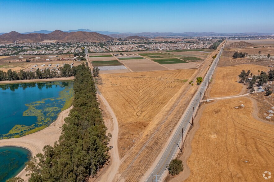 More Photos Of Grand Ave, Winchester Land For Sale