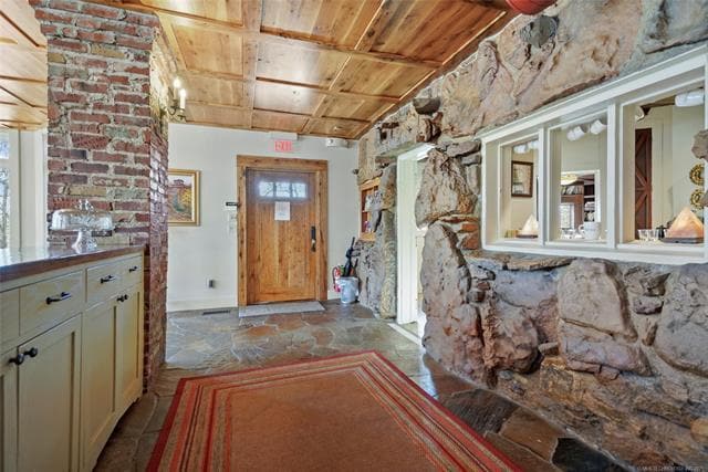 More Photos Of 4347 W 41st St, Tulsa Hospitality For Sale
