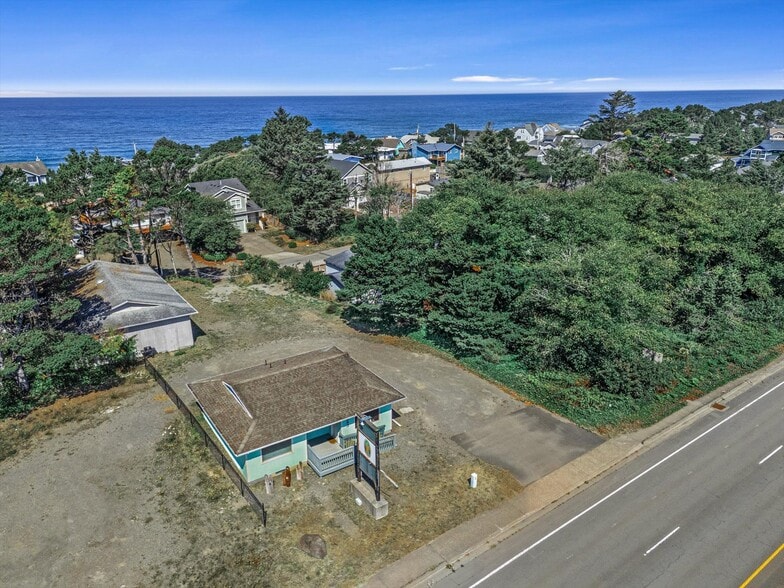 More Photos Of 3885 N Highway 101, Depoe Bay Freestanding For Sale