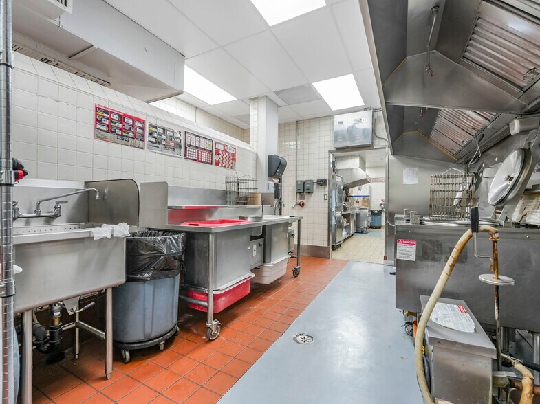 More Photos Of 51 Kaska Rd, Sherwood Park Fast Food For Sale