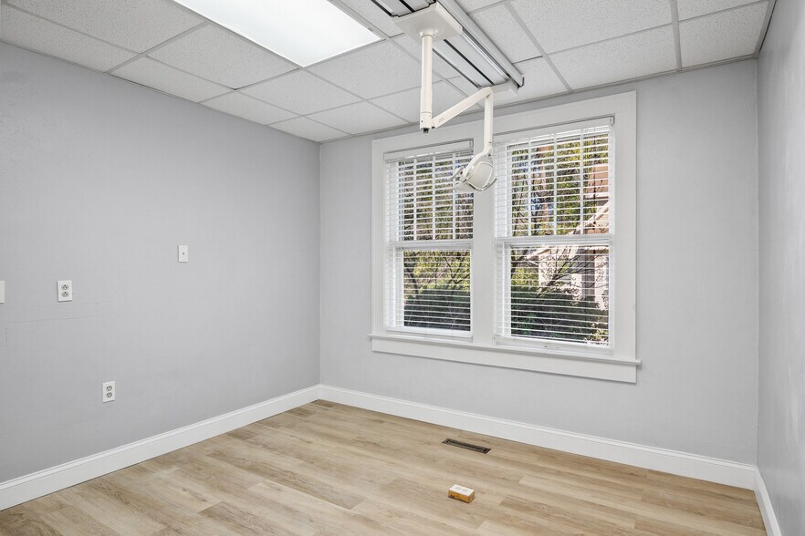 More Photos Of 614 S Main St, Blacksburg Medical For Sale