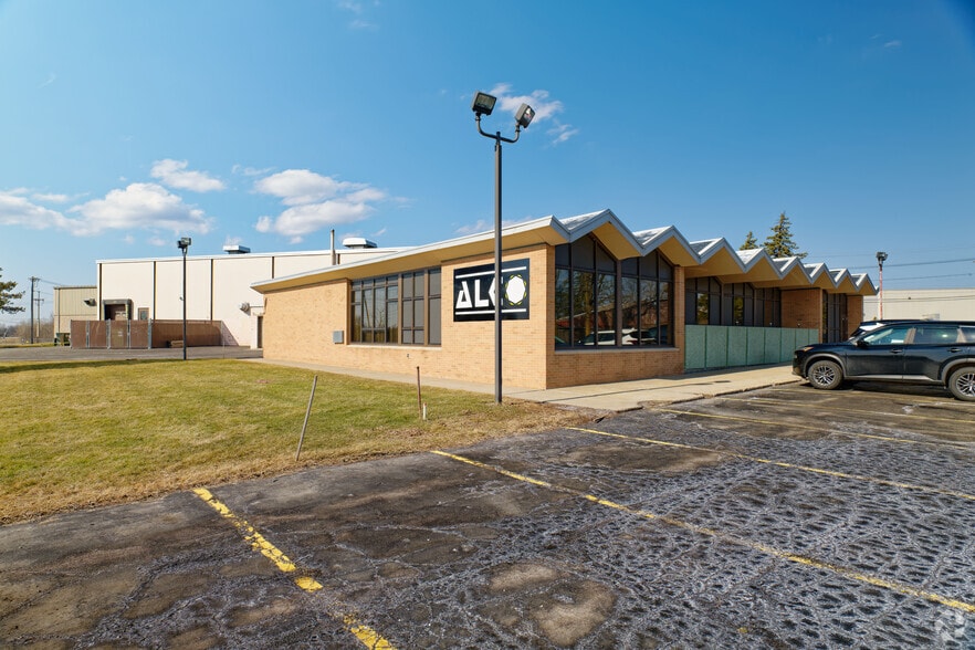 Primary Photo Of 293 Patriot Way, Rochester Manufacturing For Sale