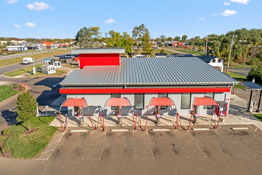 More Photos Of 655 S US Highway 131, Three Rivers General Retail For Sale