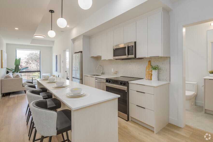 More Photos Of 612 Constance Av, Esquimalt Apartments For Lease