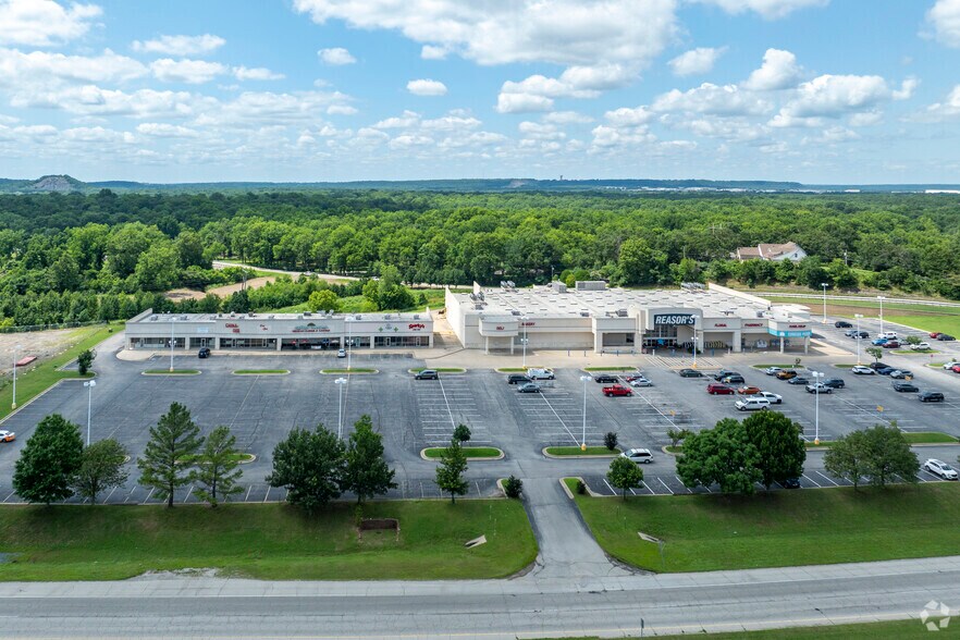 More Photos Of 2400-2500 N Highway 66, Catoosa Unknown For Lease