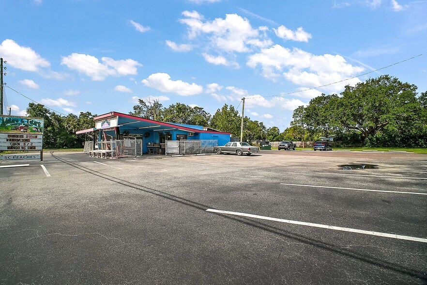 More Photos Of 454 N Park Ave, Apopka Storefront For Sale