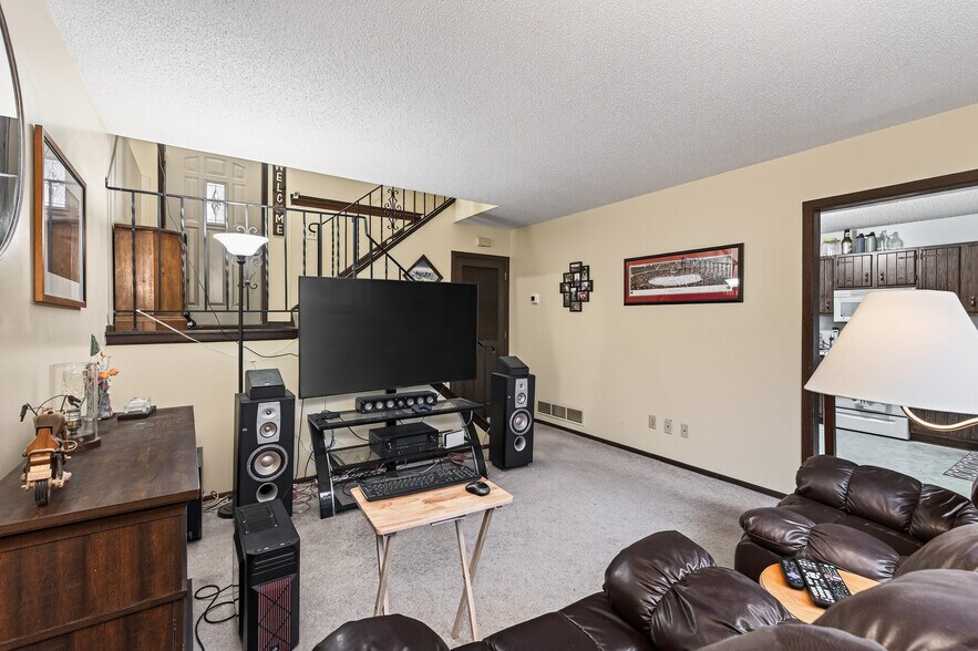 More Photos Of 5531 Maryland Ave N, New Hope Apartments For Sale