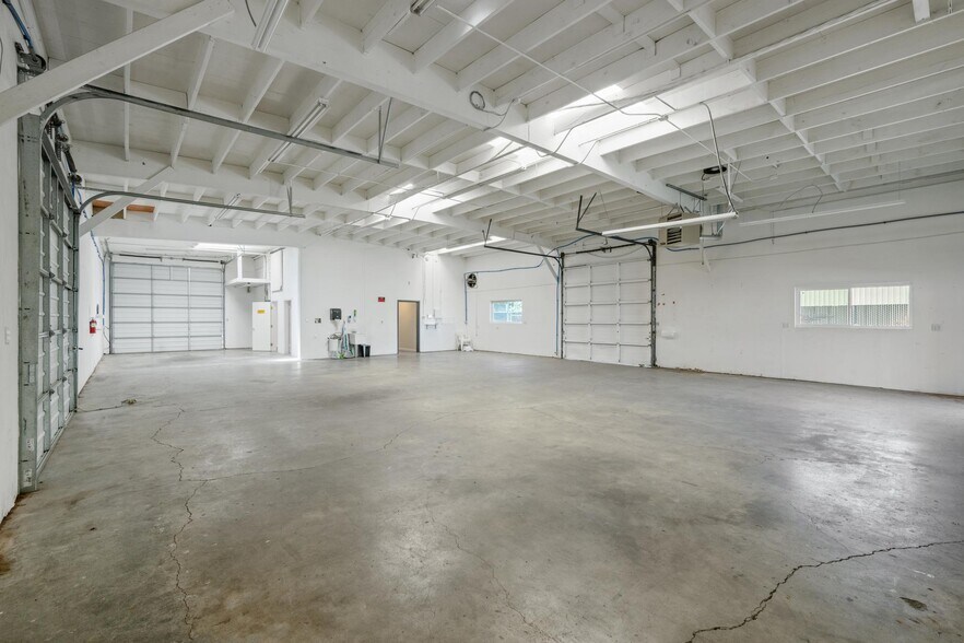 More Photos Of 2475 Bluebell Dr, Santa Rosa Industrial For Lease