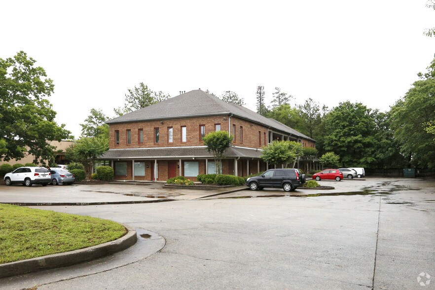 More Photos Of 200 Market Pl, Roswell Office Residential For Lease