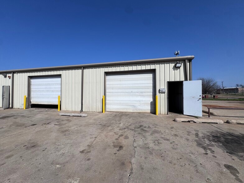 More Photos Of 102 S 111th Ave, Tulsa Warehouse For Sale