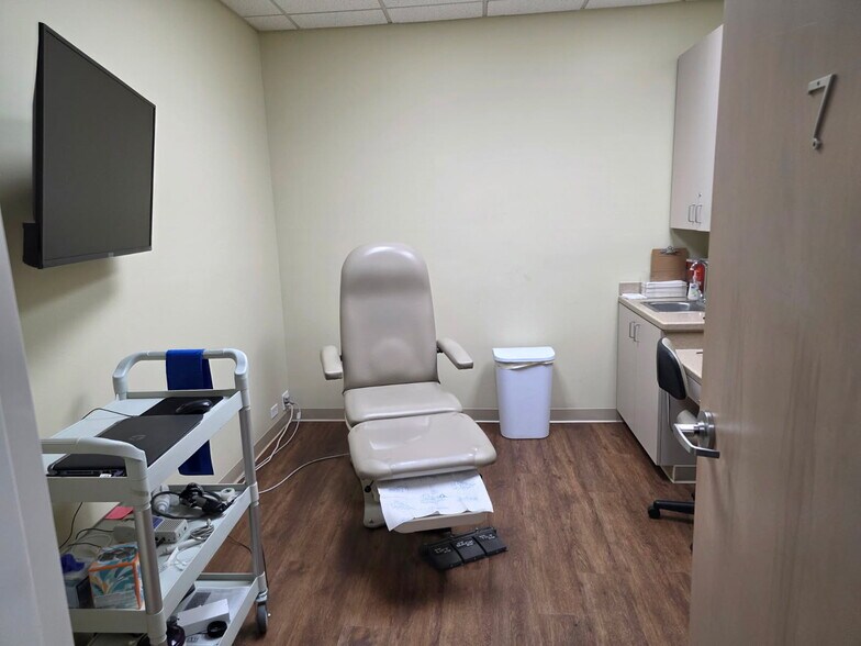 More Photos Of 501 Kings Bay Rd N, Kingsland Medical For Lease