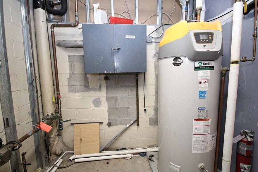 More Photos Of 2200 Arthur Kill Rd, Staten Island Distribution For Lease