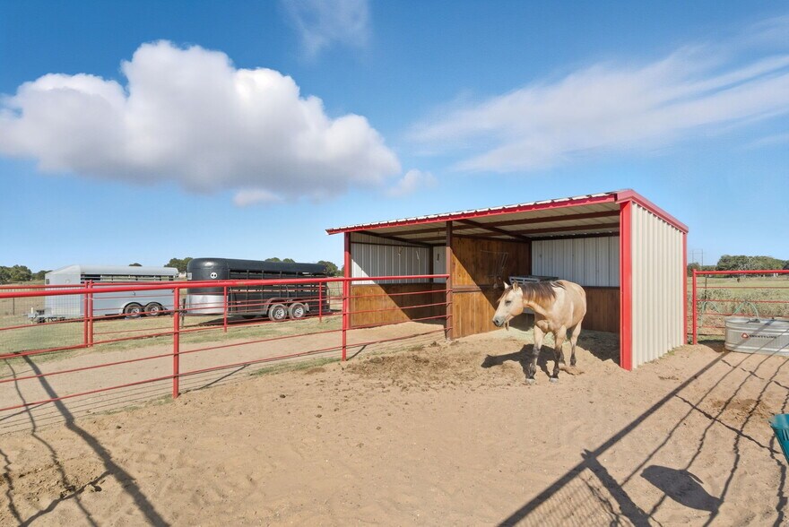 More Photos Of 351 My Ln, Millsap Trailer Camper Park For Sale