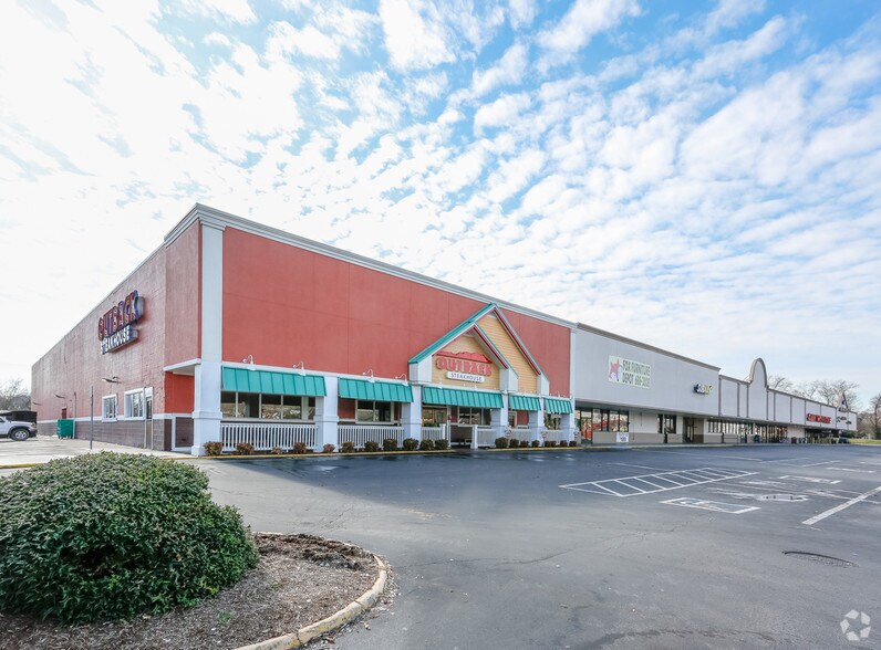 More Photos Of 314 Merchants Dr, Knoxville General Retail For Sale