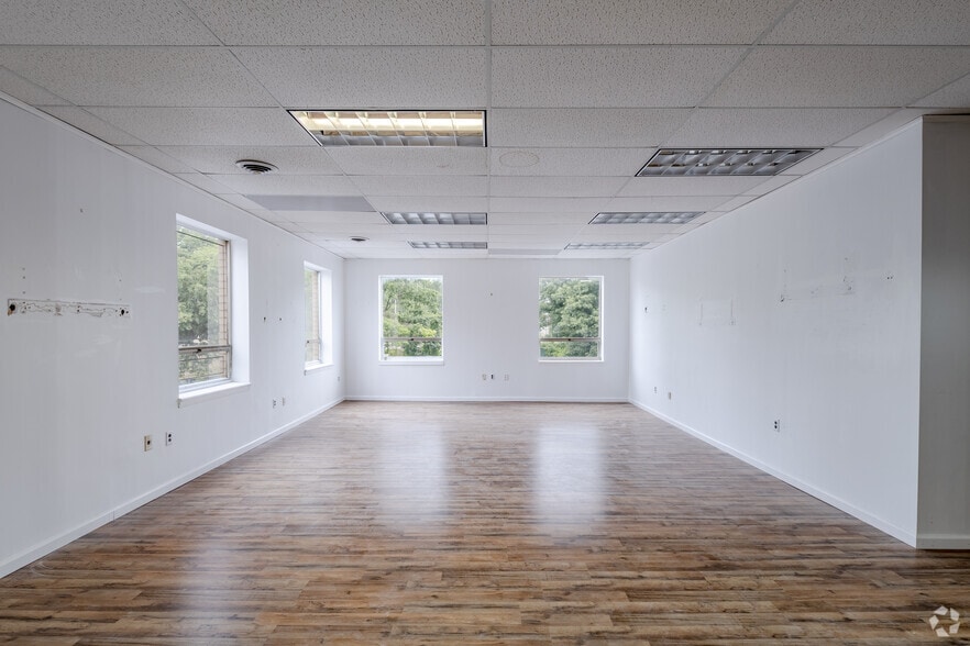 More Photos Of 1767 Morris Ave, Union Township Medical For Lease