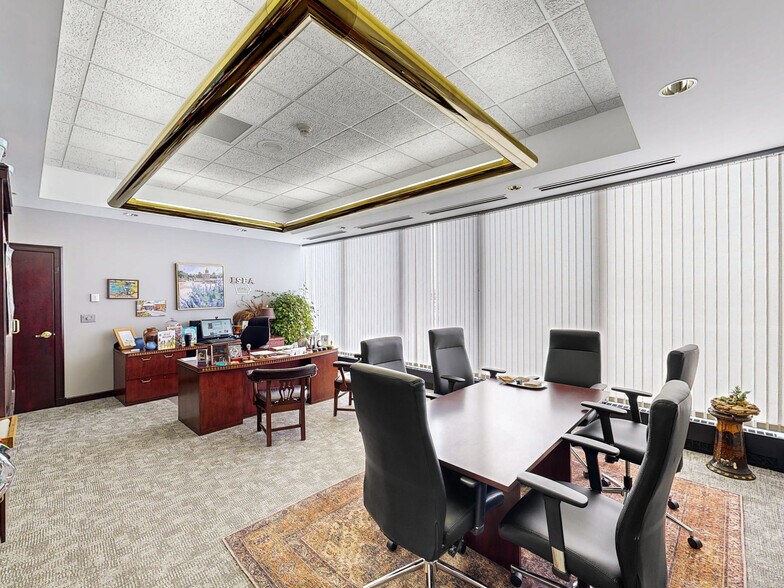 More Photos Of 777 3rd St, Des Moines Office For Sale