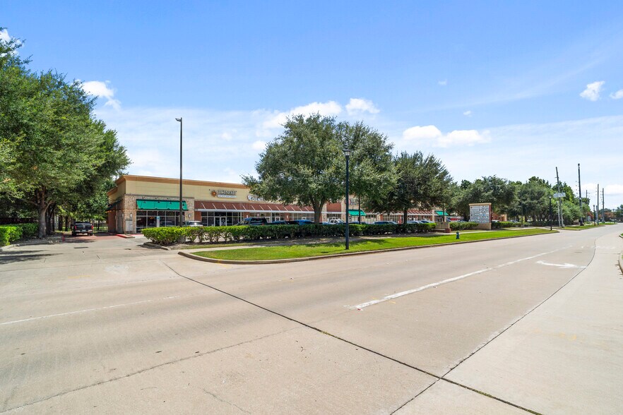 More Photos Of 8945 S Fry Rd, Katy Unknown For Lease