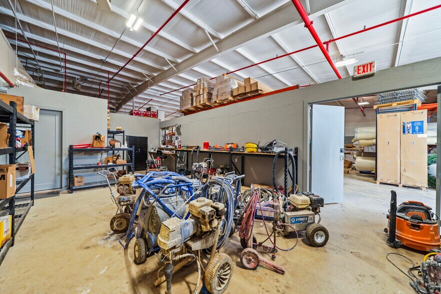 More Photos Of 12114 S Pipeline Rd, Euless Industrial For Lease