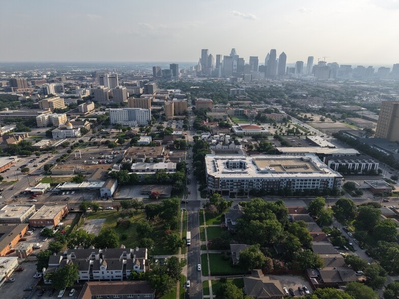 More Photos Of 1000 N Peak St, Dallas Land For Sale