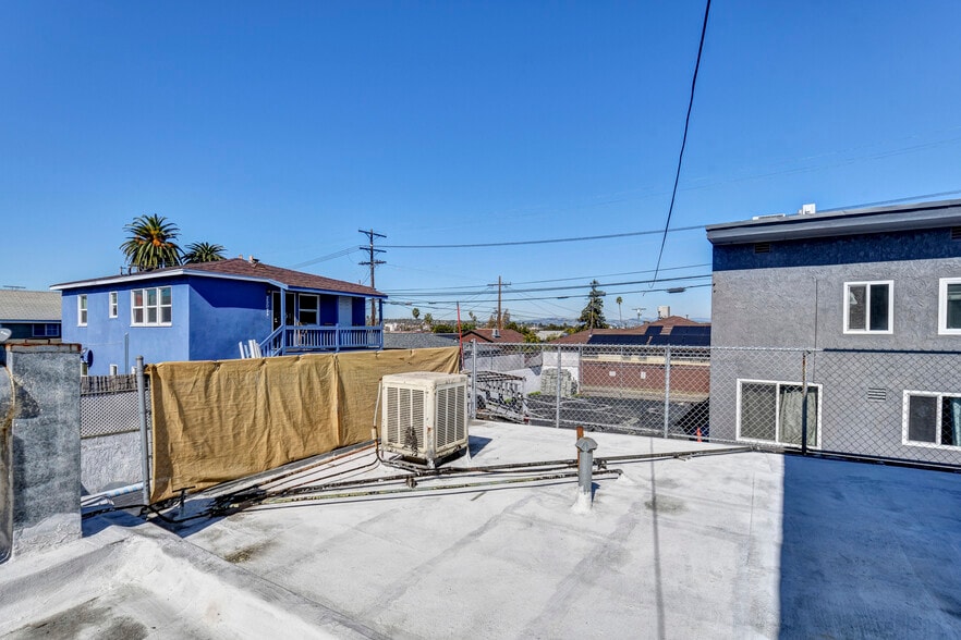 More Photos Of 7051-7053 3rd Ave, Los Angeles Storefront Retail Residential For Sale