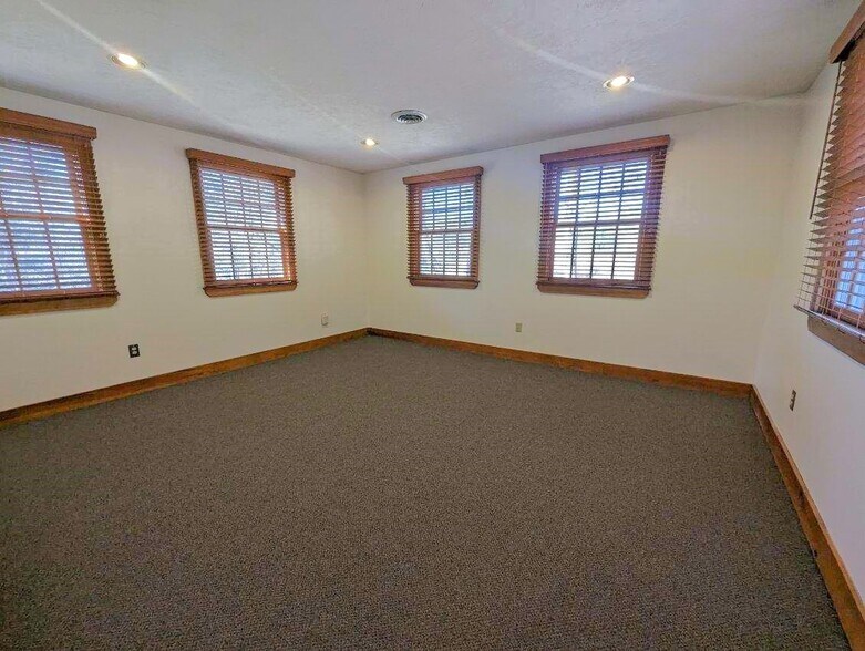 More Photos Of 42 Davis Rd, Acton Office For Lease
