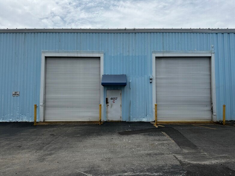 More Photos Of 4645-4657 Southern Blvd, West Palm Beach Unknown For Lease