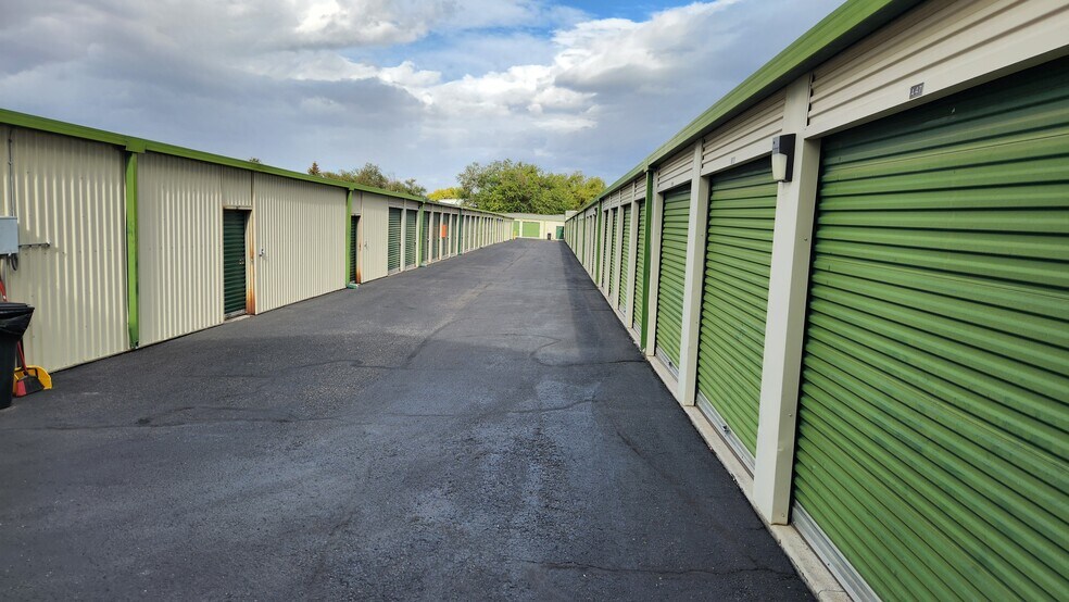 More Photos Of 239 N 9th St, Montrose Specialty For Sale