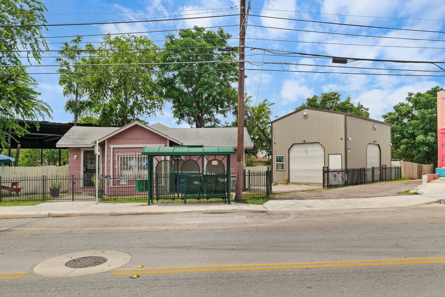 Primary Photo Of 611 Fredericksburg Rd, San Antonio Freestanding For Lease