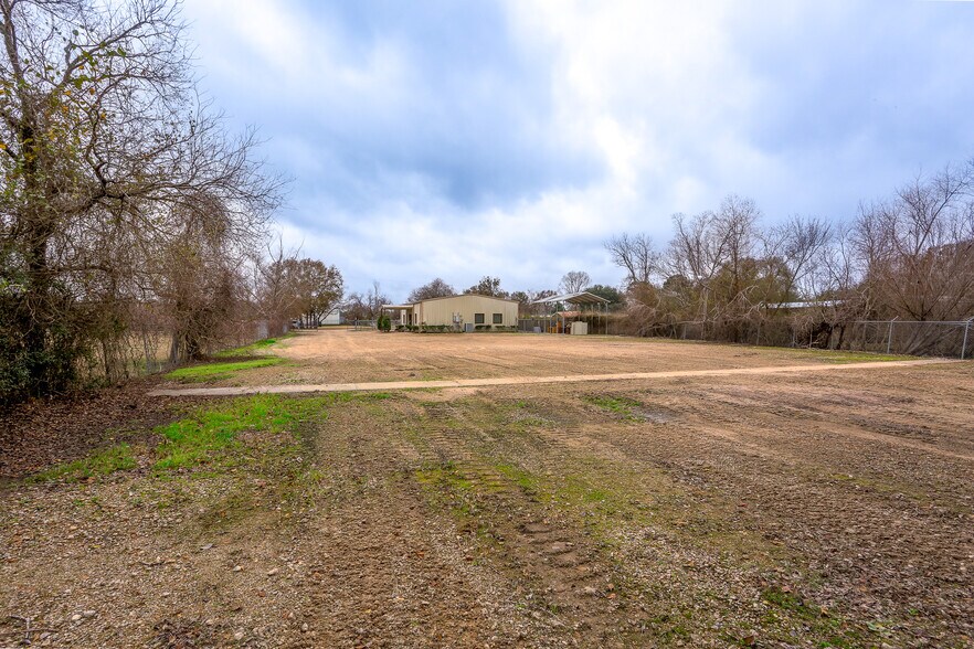 More Photos Of 14410 Mary Jane Ln, Tomball Office For Sale
