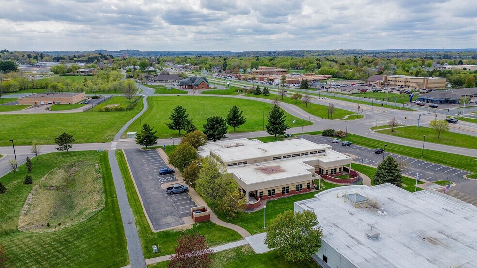 More Photos Of 401 Technology Dr E, Menomonie Office For Sale