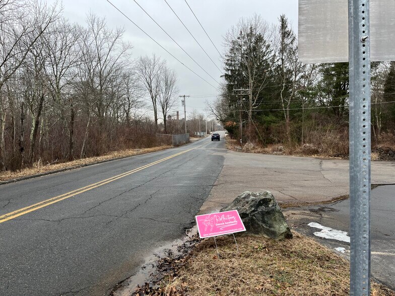 More Photos Of 131 Morse St, Foxborough Warehouse For Sale