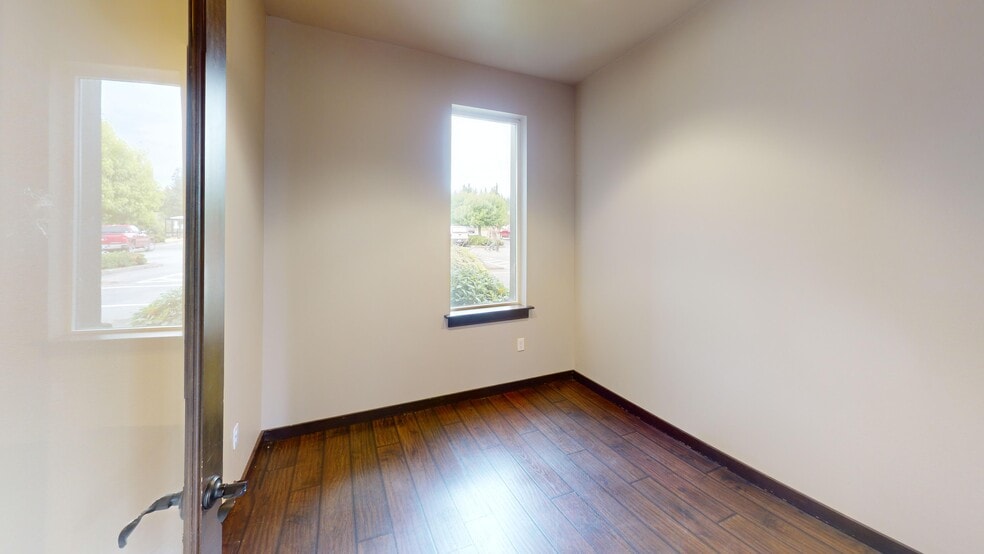 More Photos Of 370 NE Camano Dr, Camano Island Office For Lease