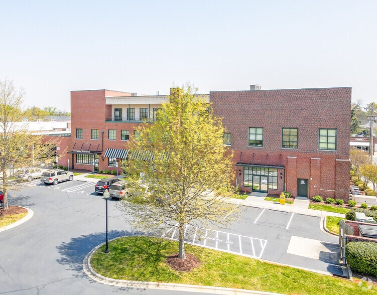 More Photos Of 363 Church St N, Concord Loft Creative Space For Lease