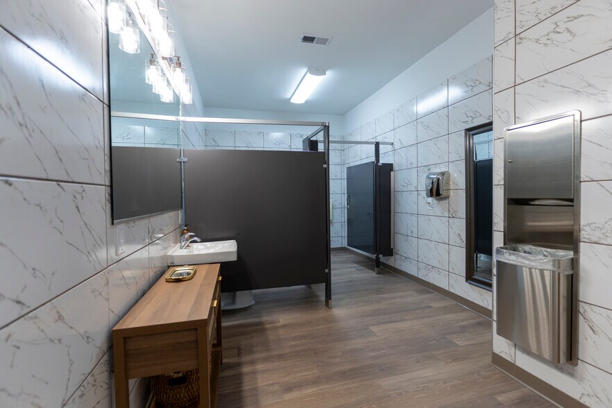 More Photos Of 6815 Shiloh Unity Rd, Lancaster Specialty For Sale