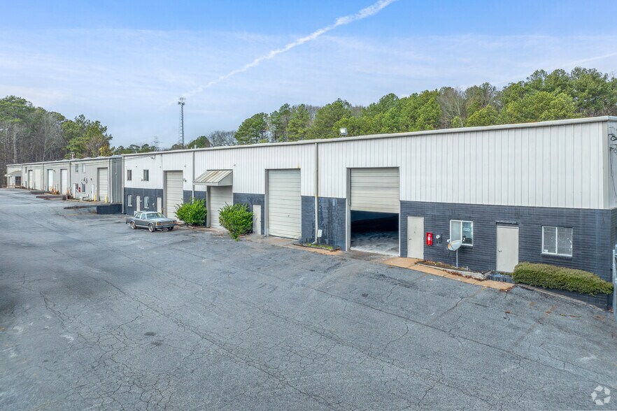 More Photos Of 6275 Highway 85, Riverdale Unknown For Lease