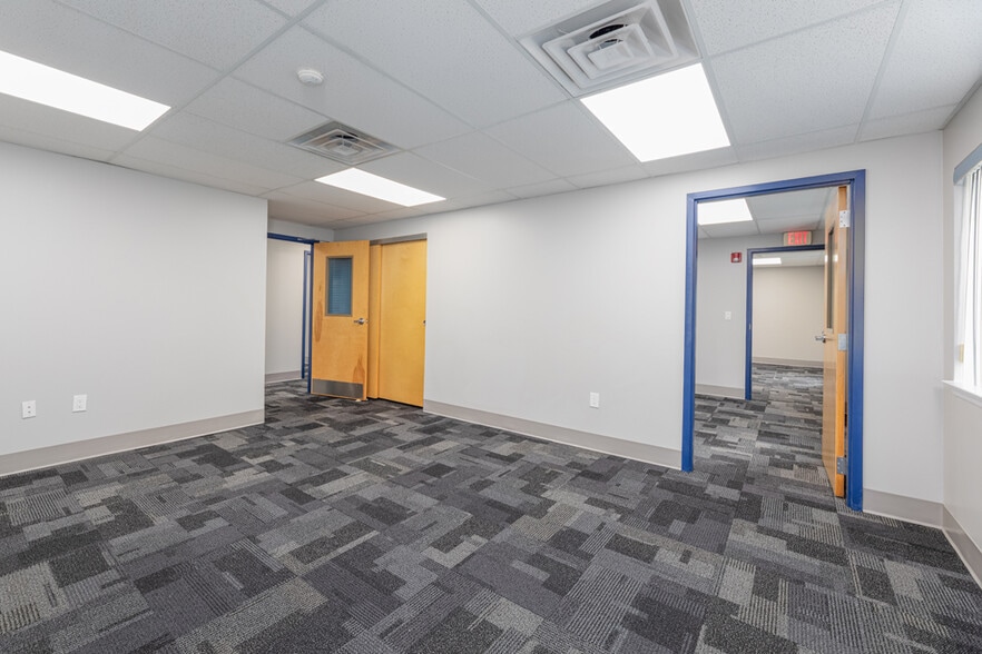 More Photos Of 411 Commerce Ln, West Berlin Medical For Sale