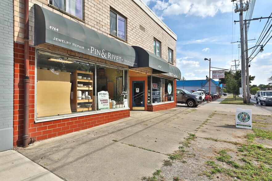 More Photos Of 4760-4764 N High St, Columbus Storefront Retail Residential For Sale