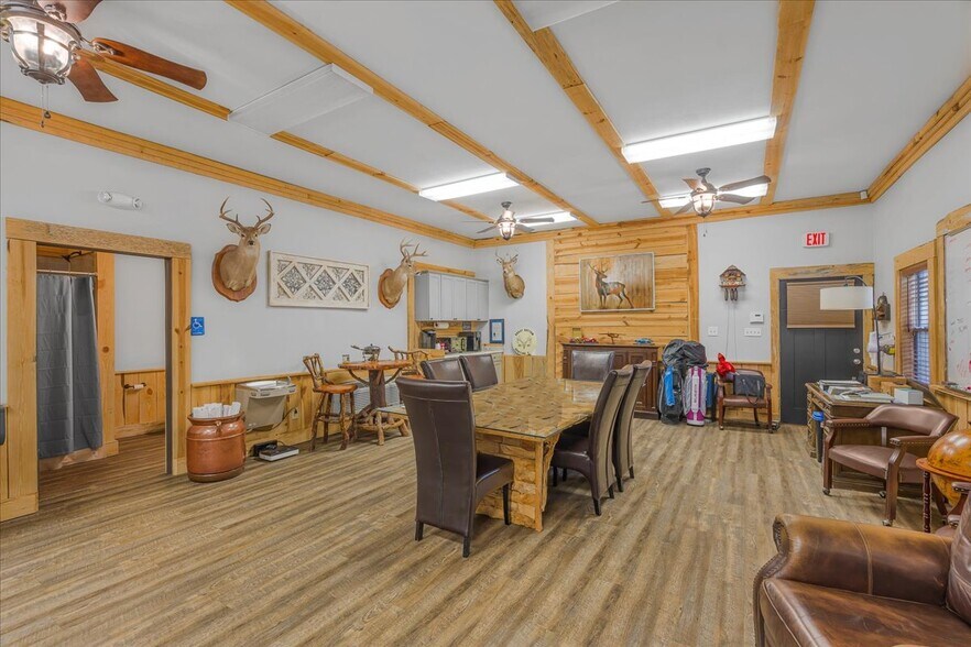 More Photos Of 7513 Highway 90, Milton Loft Creative Space For Sale