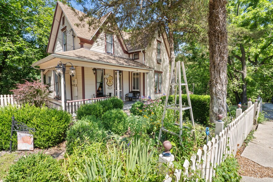 More Photos Of 5 Ojo St, Eureka Springs Hospitality For Sale