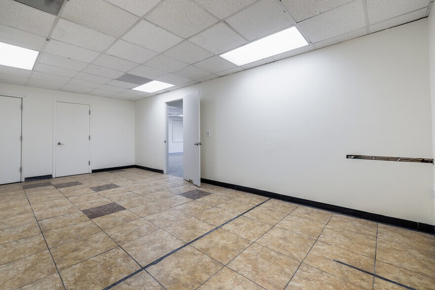 More Photos Of 1222 N Academy Blvd, Colorado Springs Auto Dealership For Sale