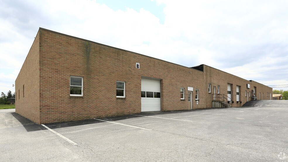 More Photos Of 12383-12387 Kinsman Rd, Newbury Light Manufacturing For Lease