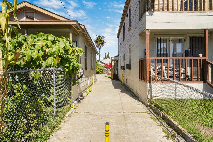 More Photos Of 139 E 36th Pl, Los Angeles Apartments For Sale