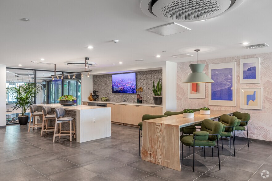 More Photos Of 375 Camino De La Reina, San Diego Multifamily For Sale