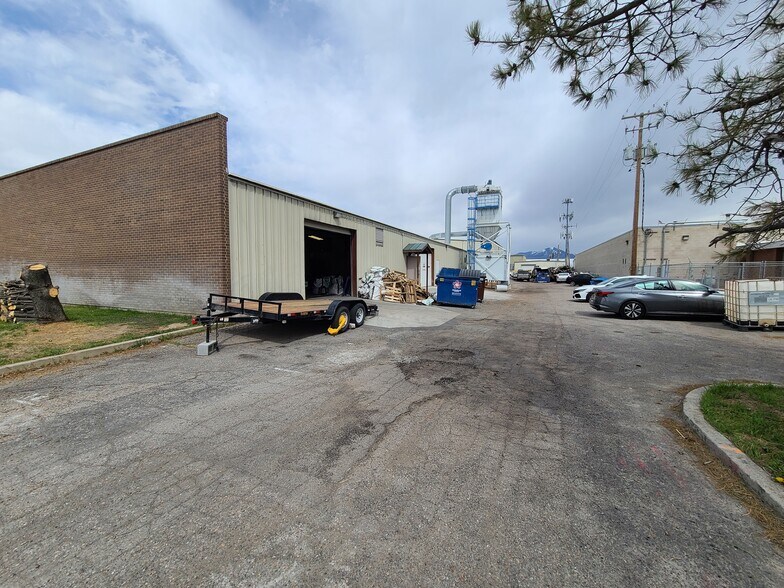 More Photos Of 2601 S Constitution Blvd, Salt Lake City Manufacturing For Lease