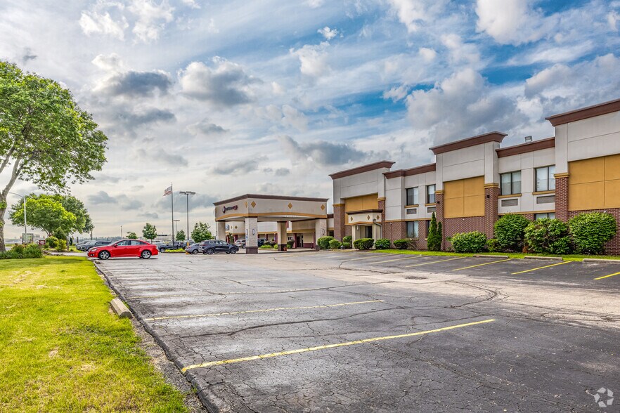 More Photos Of 5105 S Howell Ave, Milwaukee Hotel For Sale