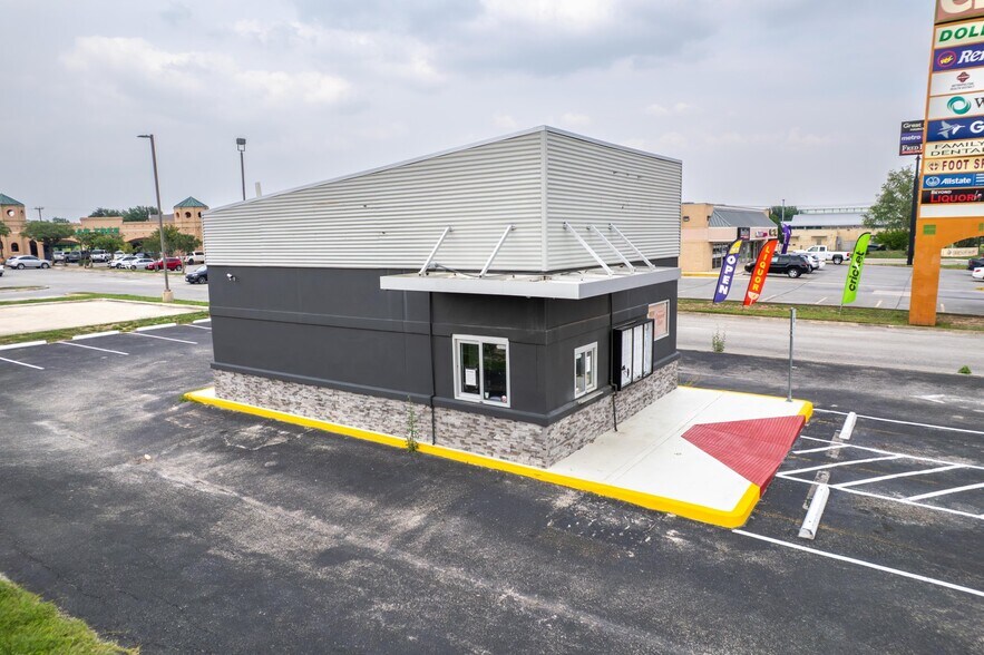 More Photos Of 9139 Grissom Rd, San Antonio General Retail For Lease