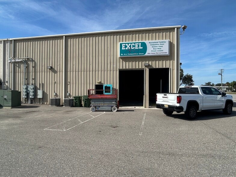 More Photos Of 650 6th St SW, Winter Haven Manufacturing For Lease